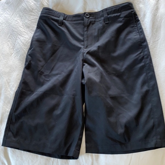 ✨Final Price NWT Under Armour Shorts Size 14 - Picture 1 of 3